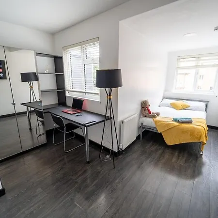 Stay Sa Cosy Equipped Studios Available 10 Mins From The City! Free Wifi &50